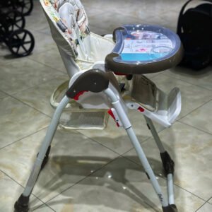 Height adjustable baby feeding chair