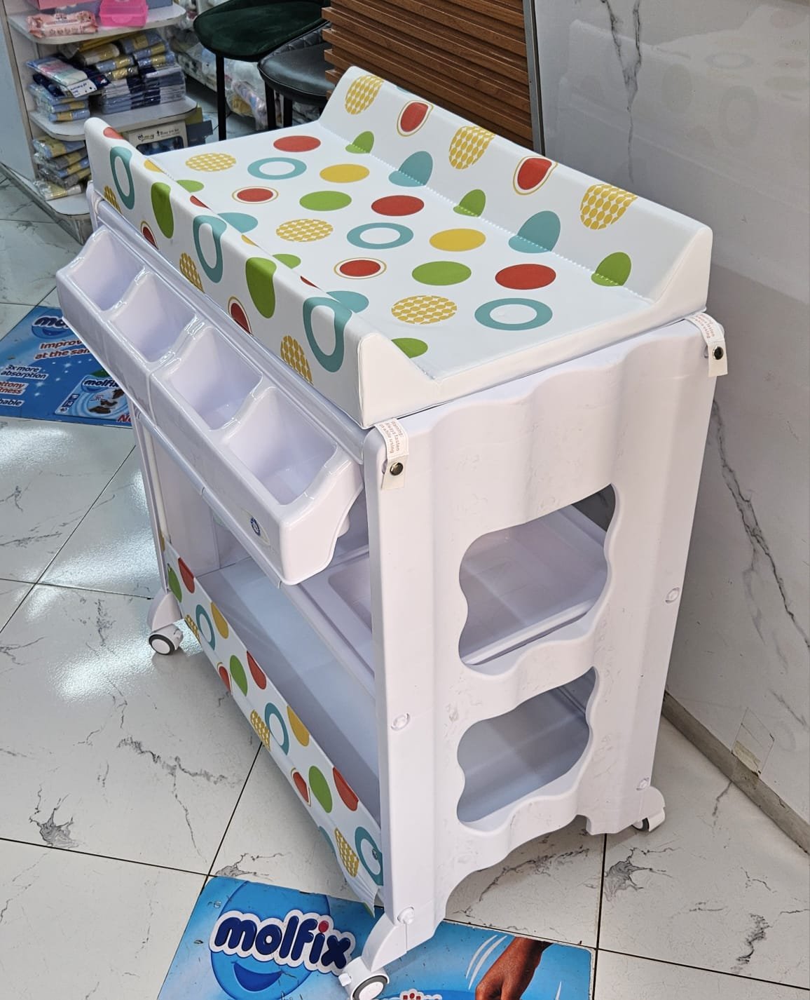 Baby Bath tub station with changing table and movable with lockable wheels Baby Bath tub station with changing table and movable with lockable wheels
