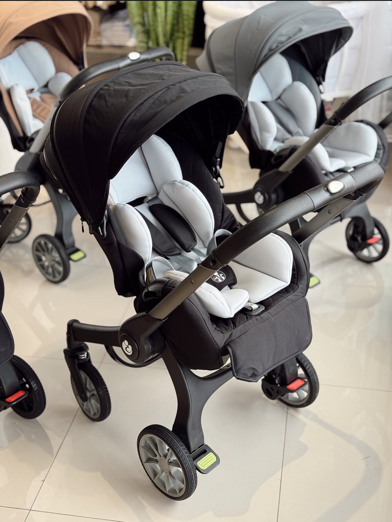 4 in 1 baby stroller/ convertible car seat 4 in 1 baby stroller/ convertible car seat