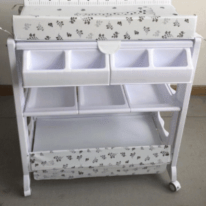 Baby bath and changing station with wheels