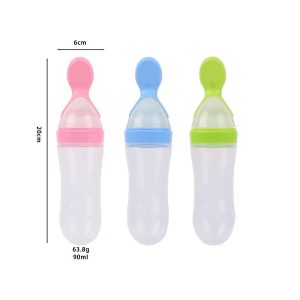 Silicone squeeze feeder for introducing purees