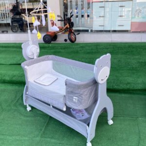 Baby Electric bed Co-Sleeper/bassinet with wheels and overhead toys